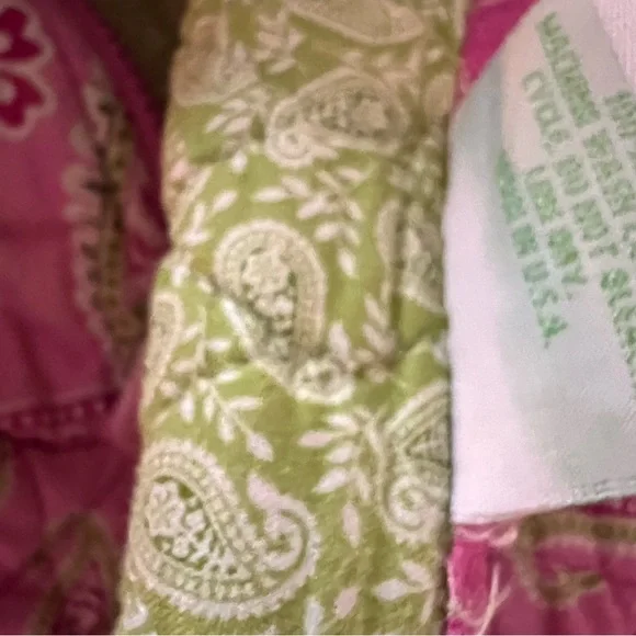 Vera Bradly small duffle 
MADE IN THE USA - Picture 5 of 5